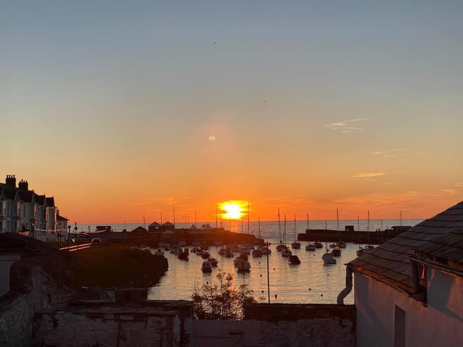 Villa Aberaeron Island House - Panoramic Harbour Views Exterior foto